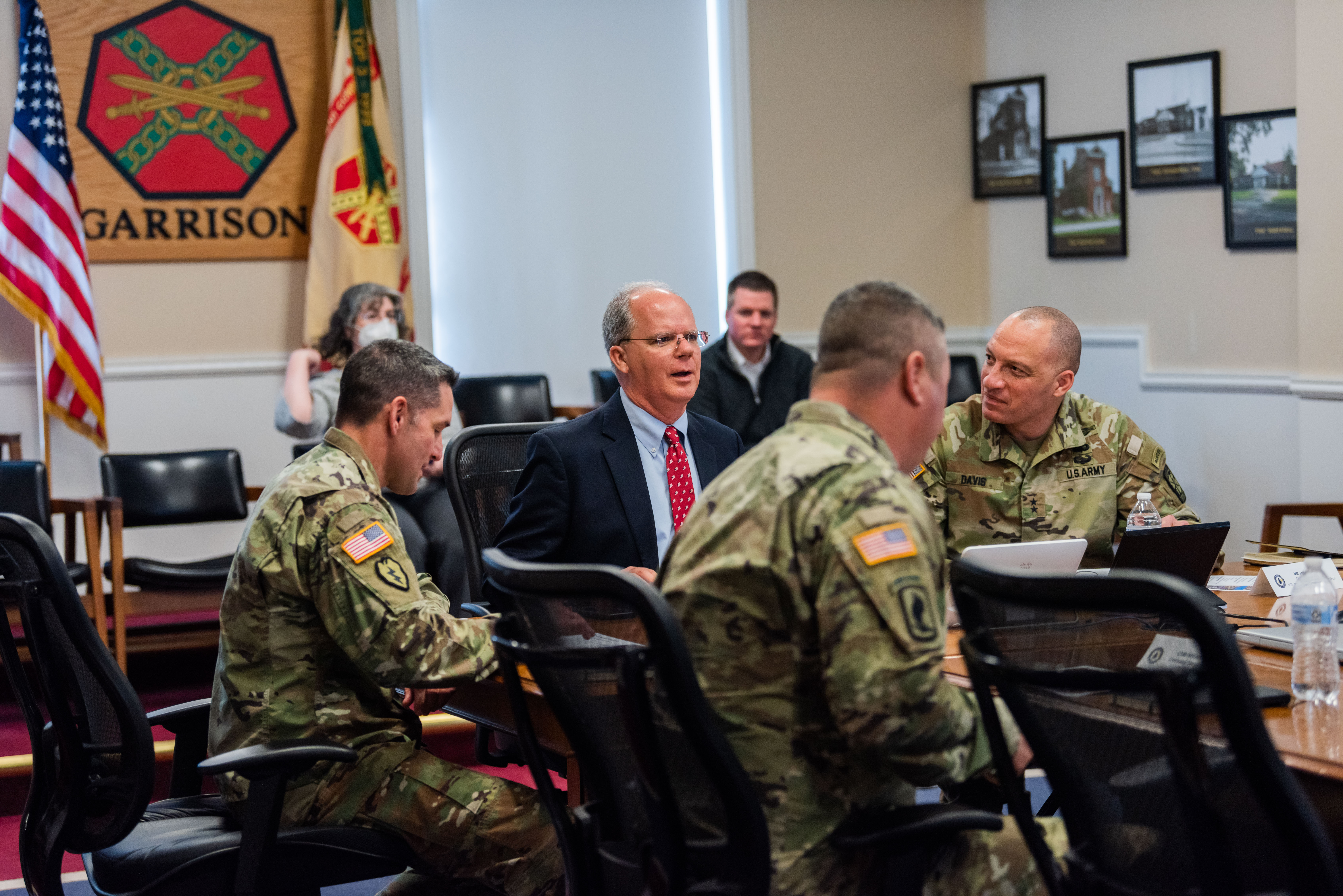 Rep. Guthrie visits Fort Knox in March