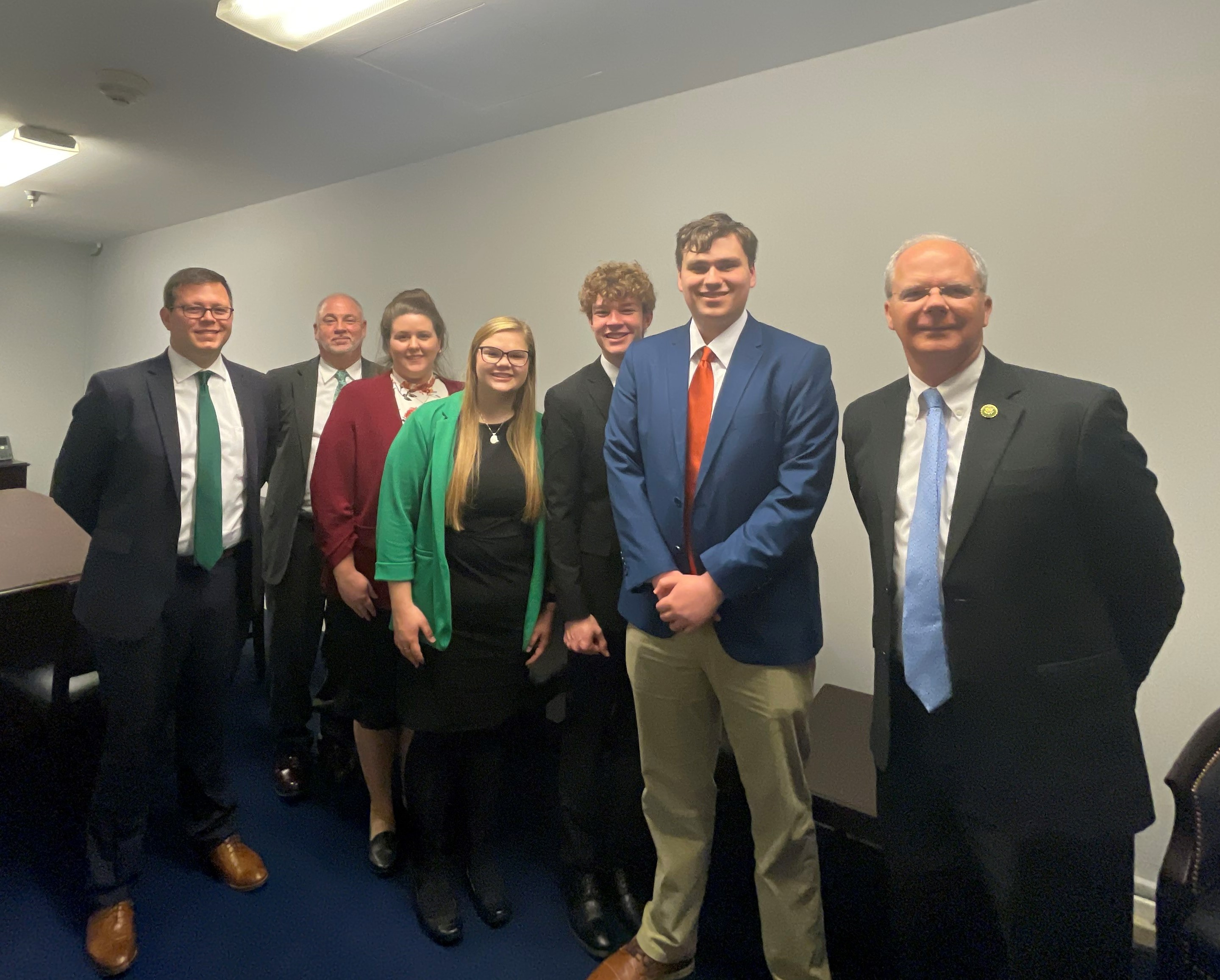 Rep. Guthrie meeting with 4-H winners